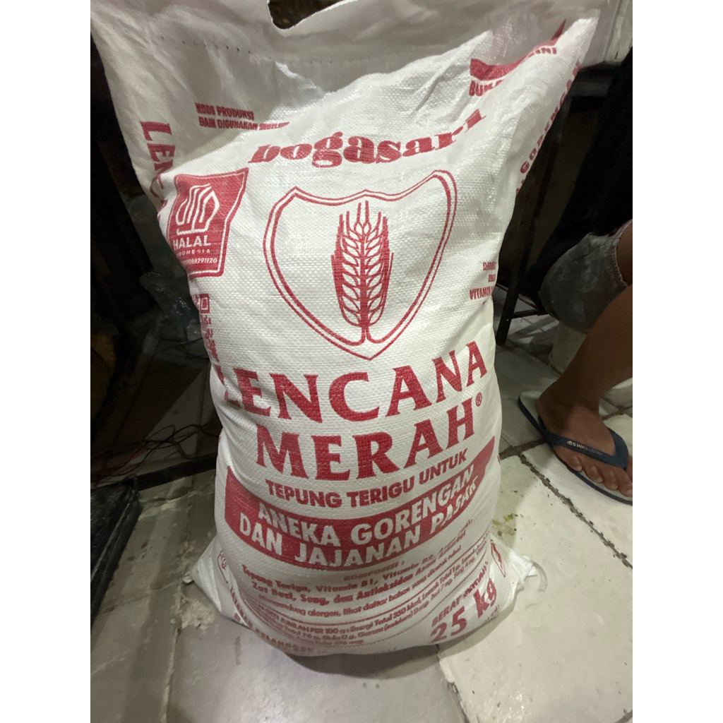 

Tepung Lencana Merah Repack Curah 1 Kg