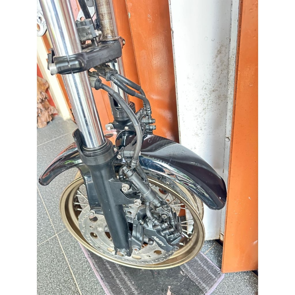 Shock skok depan moge Honda CBR 1100N CBR