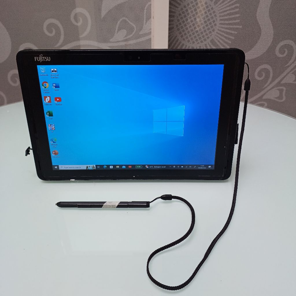 Tablet 10.6in Windows 10 | Fujitsu Q507 Pen Stylus | Ram 4gb SSD 64gb | Baterai 4jam