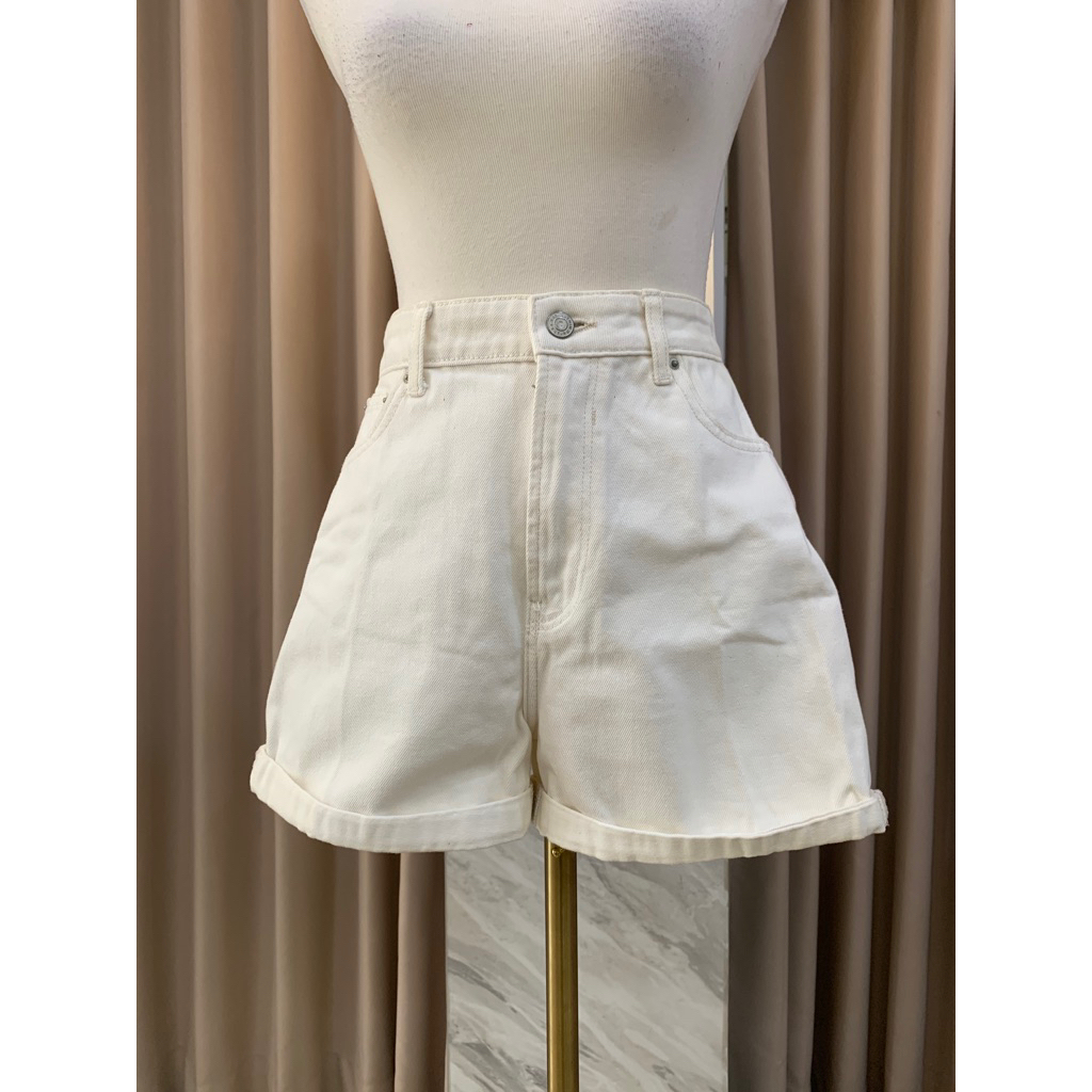 Preloved second celana pendek DENIM BERSHKA