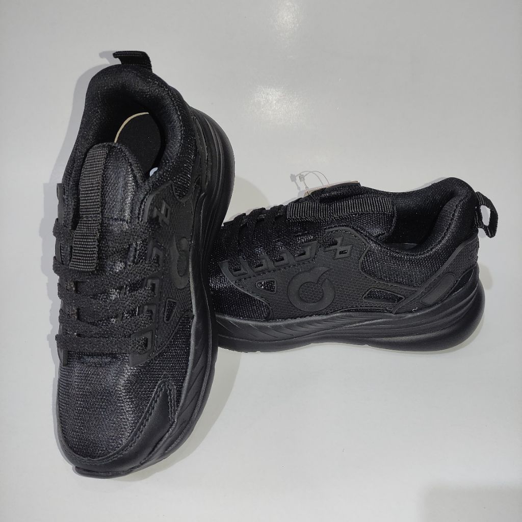 sepatu sneaker full hitam - sepatu running full hitam - sepatu olahraga full hitam - sepatu sport fu