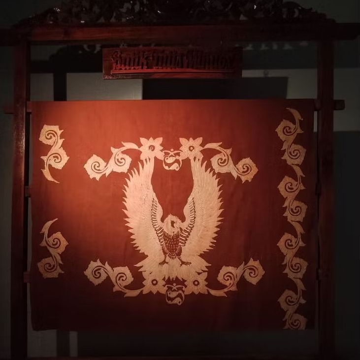 BATIK TULIS PREMIUM GARUDA KENCANA - WARNA ALAMI - PRIMISIMA