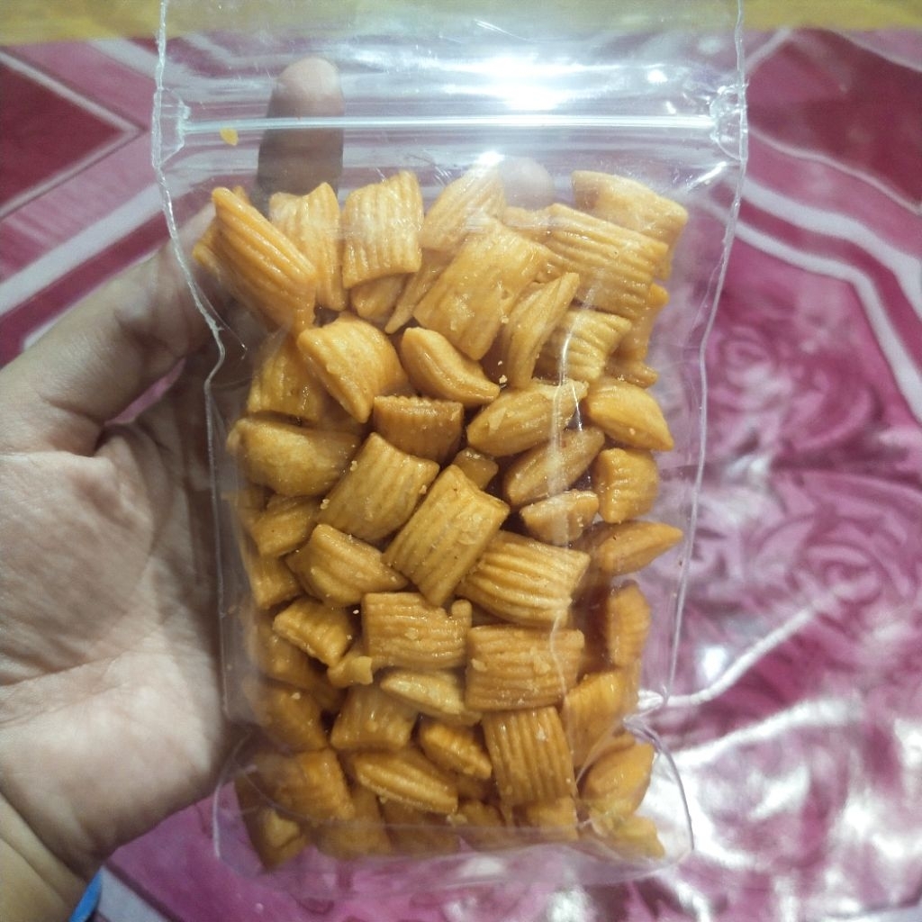 

Pang Pang Manis & Pedas 100 Gram | Camilan Renyah Bikin Nagih!