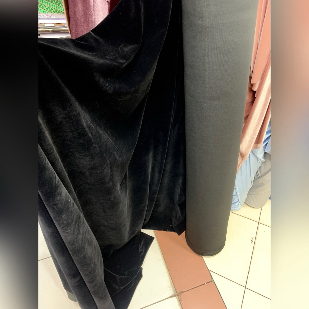 Kain Bludru Silat Impor Berkualitas – Cocok untuk Seragam, Pakaian Adat, dan Silat