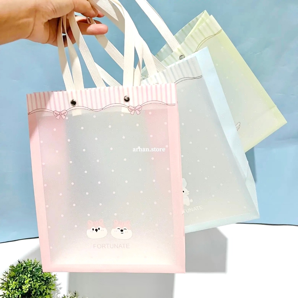 

Tas Tenteng Bahan Mika Warna Soft Glitter Elegan