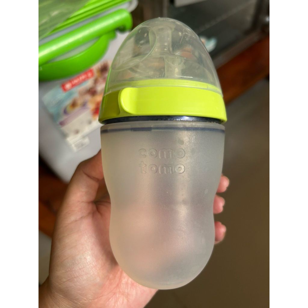preloved Botol Susu Comotomo
