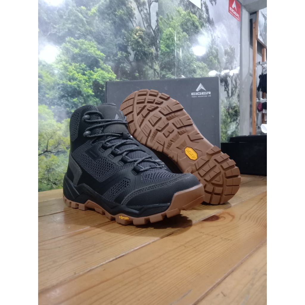 EIGER VIPERA BLACK sepatu gunung hiking