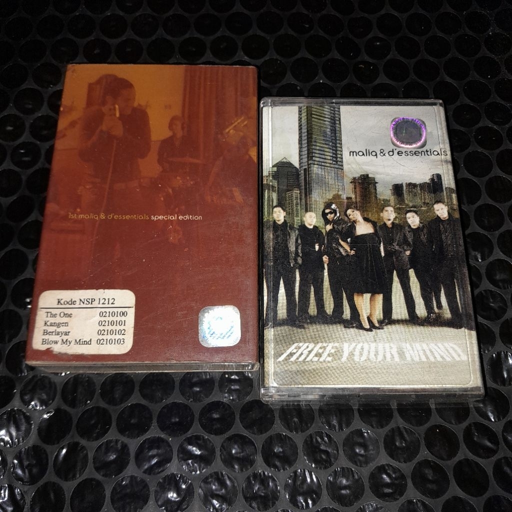 kaset maliq dessentials sepaket