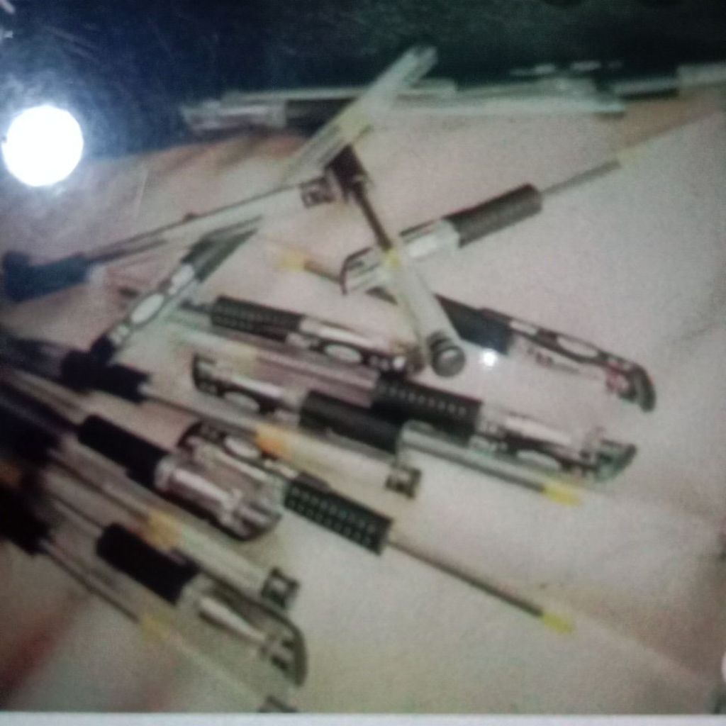 

promo pulpen haris per 3pcs