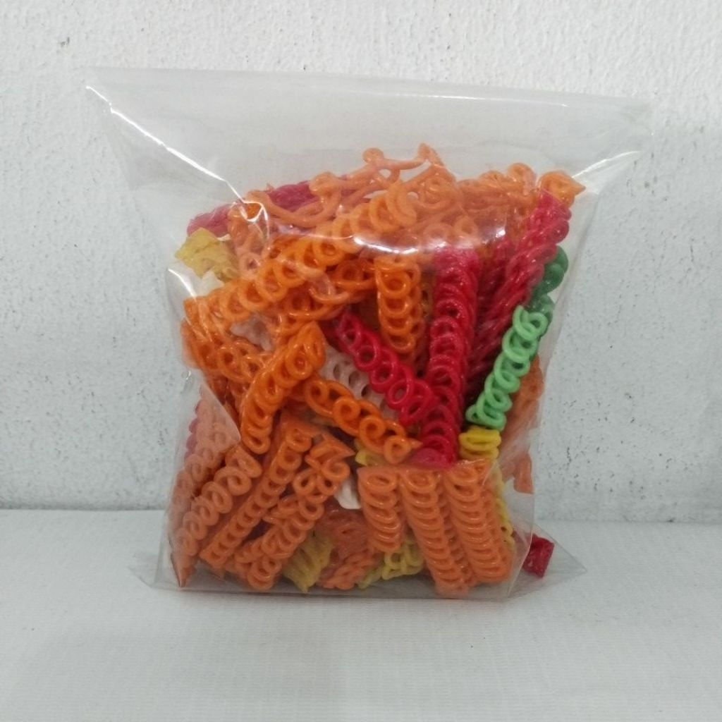 

Kerupuk mentah bentuk kepang berat 250 gram
