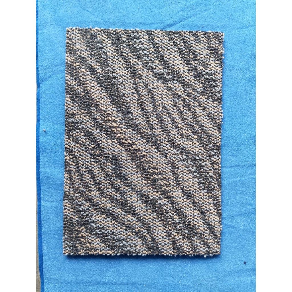 KARPET TILE BEKAS/KARPET BEKAS HOTEL UKURAN 50X30