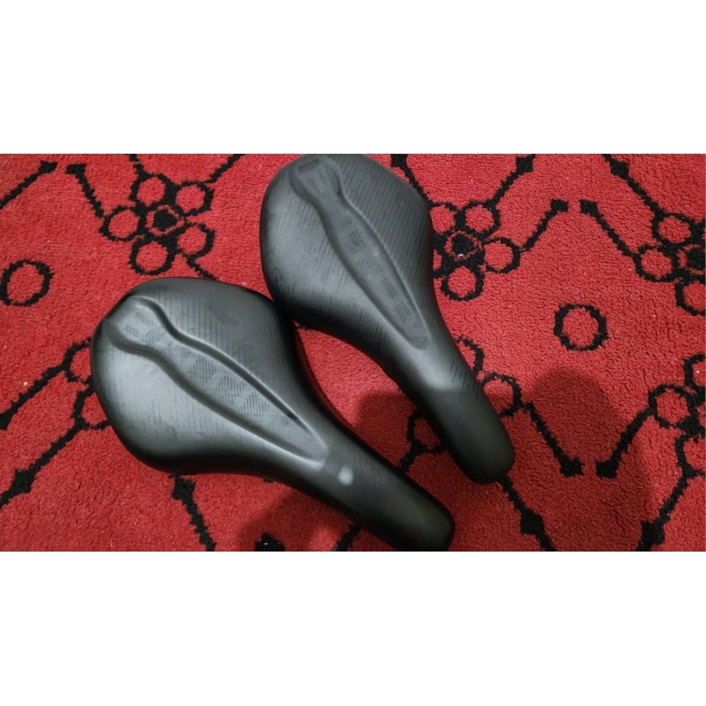 Sadle / sadel entity original lepasan roadbike polygon s2/s3
