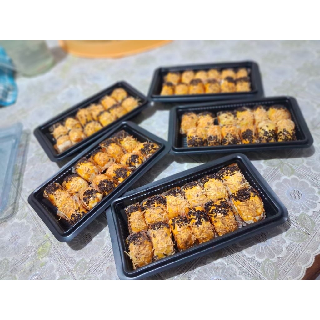 

Bolen Pisang Isi pisang cokelat keju