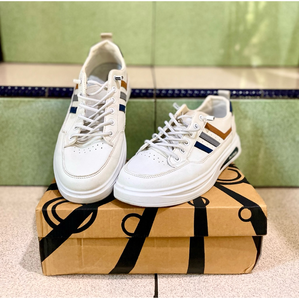 Sepatu Sneakers Pria Preloved, Sepatu Putih, Sepatu Formal, Sepatu Slip On, Sepatu Rock Valley, Sepa