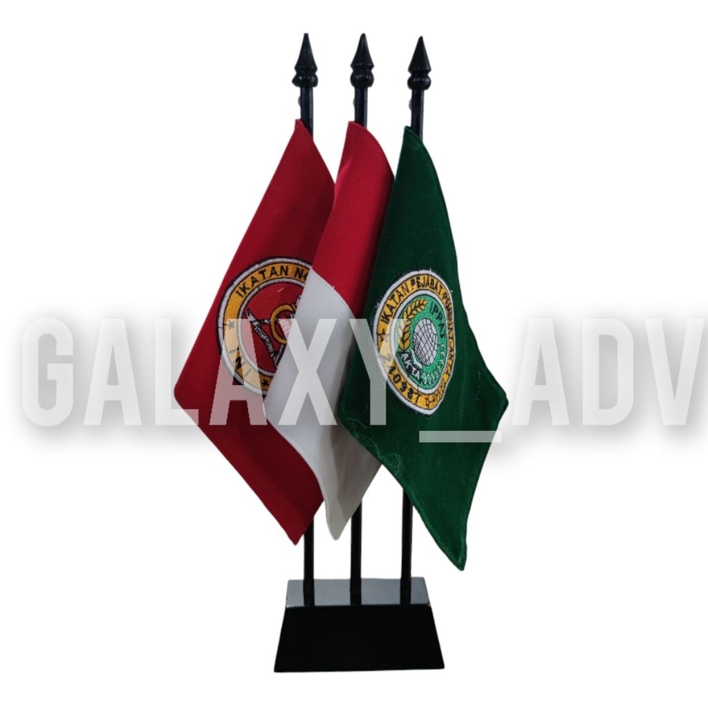 

bendera meja 3 tiang - MERAH PUTIH & NOTARIS IPPAT (logo bordir) bahan beludru premium