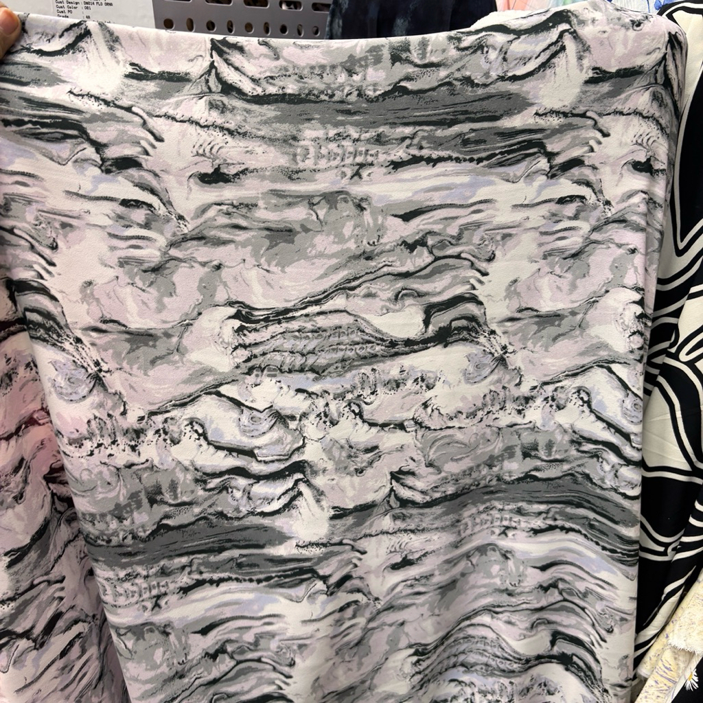 Kain Zara Crepe Motif Abstrak – Cocok untuk Gamis, Tunik, Kemeja lq