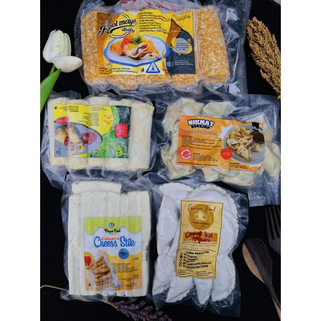 

Paket Hemat Dbaloy No. 51 | Risol mayo 1, Sosi solo 1, Pangsit goreng 1, chees stik 1, cireng isi ayam suwir 1.