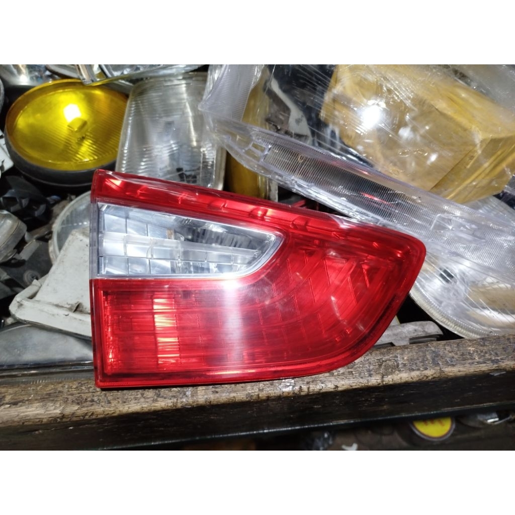 LAMPU BAGASI NISSAN GRAND LIVINA 2014- 2018 ORIGINAL,LAMPU LAVEKTOR BAGASI GRAND LIVINA 2014-2018