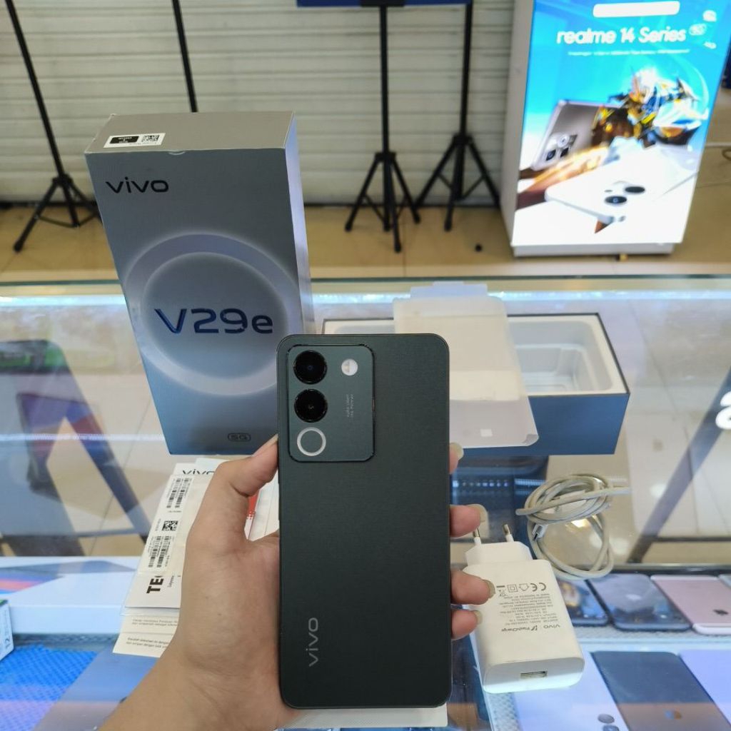 Second Vivo V29E 5G Ram 8 GB Memory 256 GB Warna Forest Black