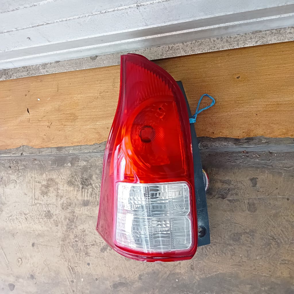stoplamp lampu belakang Avanza Xenia 2012 original