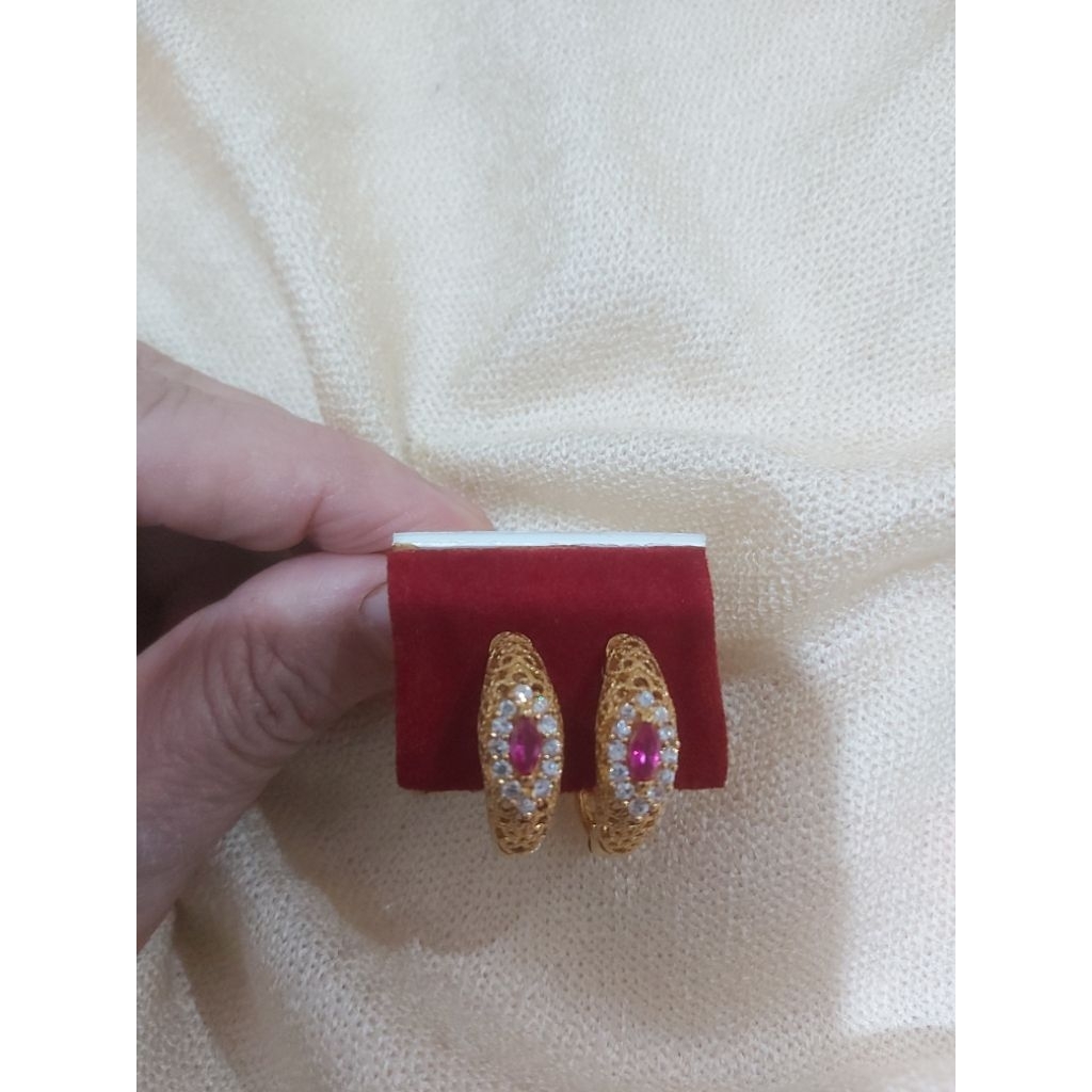 Preloved Anting Mata Merah Putih Lapis Emas 24K Zhulian, Anting Zhulian