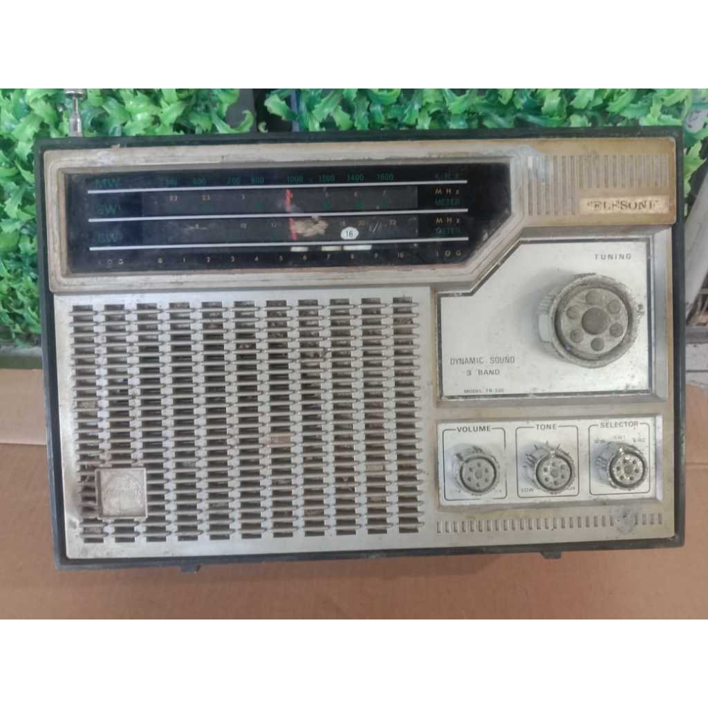 radio jadul rusak kuno antik vintage telesonic transistor langka kolektor KLASIK UNTUK CAFE DAN WEDA
