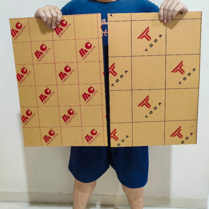 

Akrilik Bening Marga Cipta tebal 3mm ukuran 40 X 60 cm