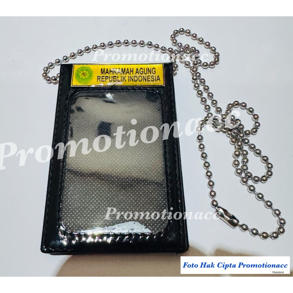 

Dompet Kartu MAHKAMAH AGUNG RI Plus Kalung Rantai / Dompet ID Card Name Tag Saku Kalung Rantai MAHKAMAH AGUNG 2 sisi Magnet Kulit Hitam Glossy