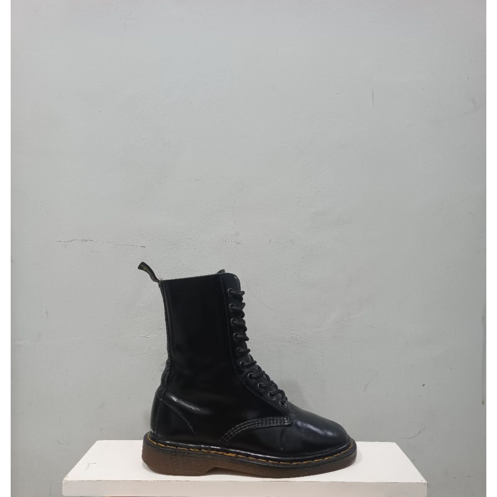 Dr Martens 1490 Blacksmooth