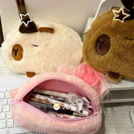 

Kotak wadah Pensil Anak Sekolah Model Boneka Capybara Lucu Unik
