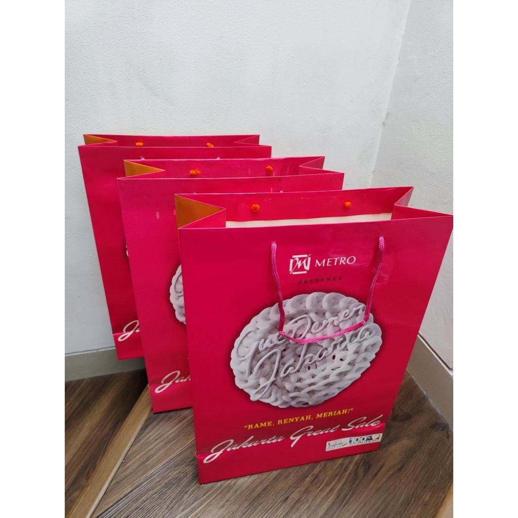 

Shopping bag/Paper bag isi 3 klasik Metro