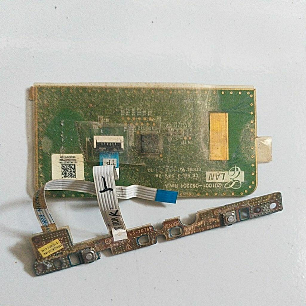 Papan Tombol Klik kanan Kiri dan Minus Laptop Toshiba Satelit C600