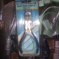 

TANG SEPI SPI BUKA SNAPRING PLIER INTERNAL JEPIT BENGKOK BENT TIP 5"