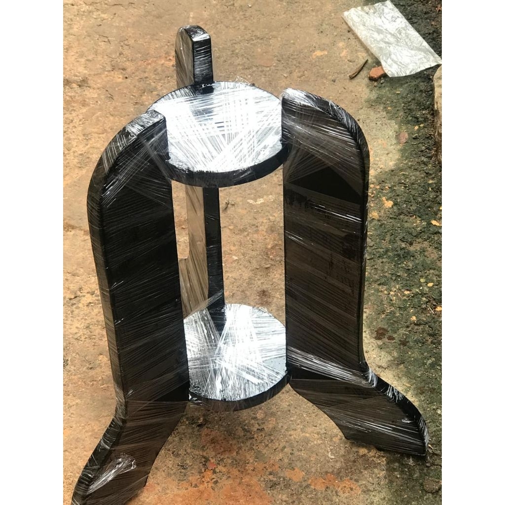 

dudukan Tiang Bendera Kaki Tiga berbahan papan mdf diameter tiang 4 cm sepanjang 2 meter