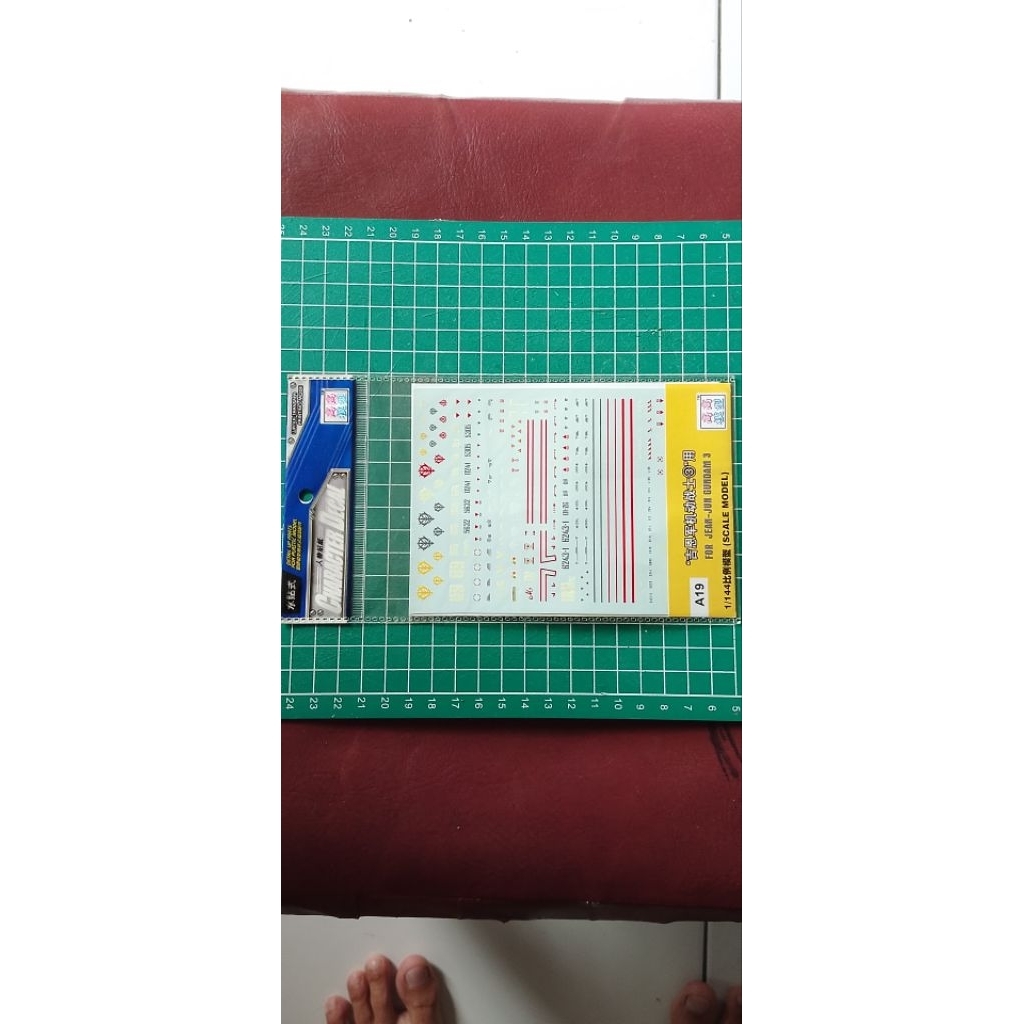 Water Slide Decal Gundam - Zeon Mobile Suit