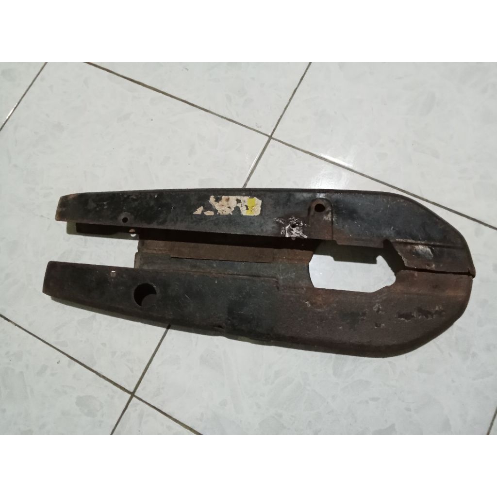 tutup rantai Suzuki bravo rc 100
