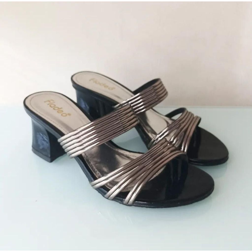 [Preloved] Sandal Heels Wanita Fladeo Silver
