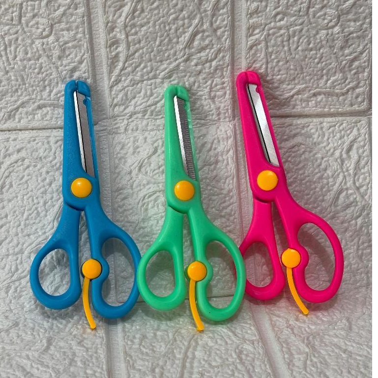 

Gunting Anak Dengan Pelindung