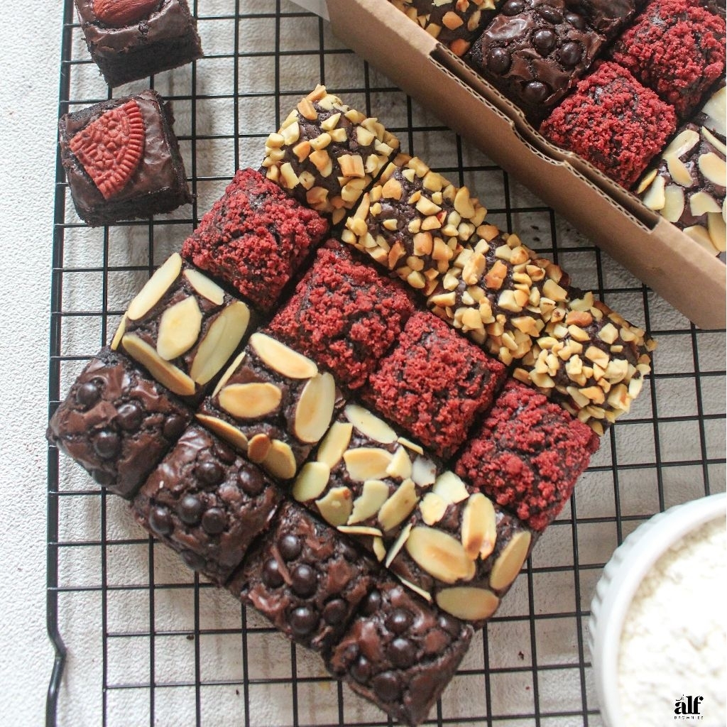 

FUDGY BROWNIES by Alf Brownies ukuran 15x15 isi 16 potong