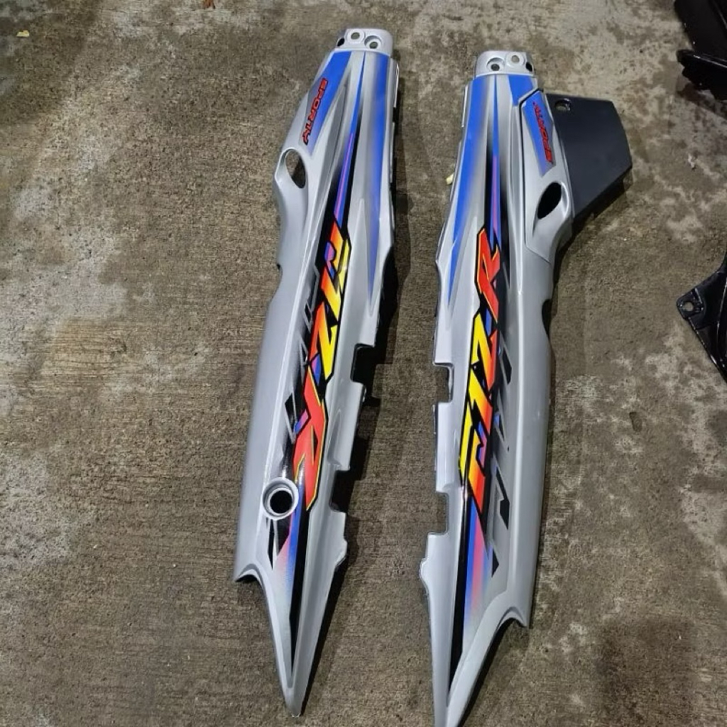 COVER BODY Belakang Samping Kanan Kiri FizR F1ZR Warna Silver (Free Stiker Biru Silver 2003).