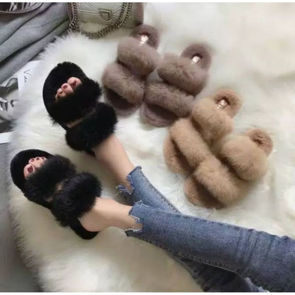 Sandal bulu wanita model tali dua