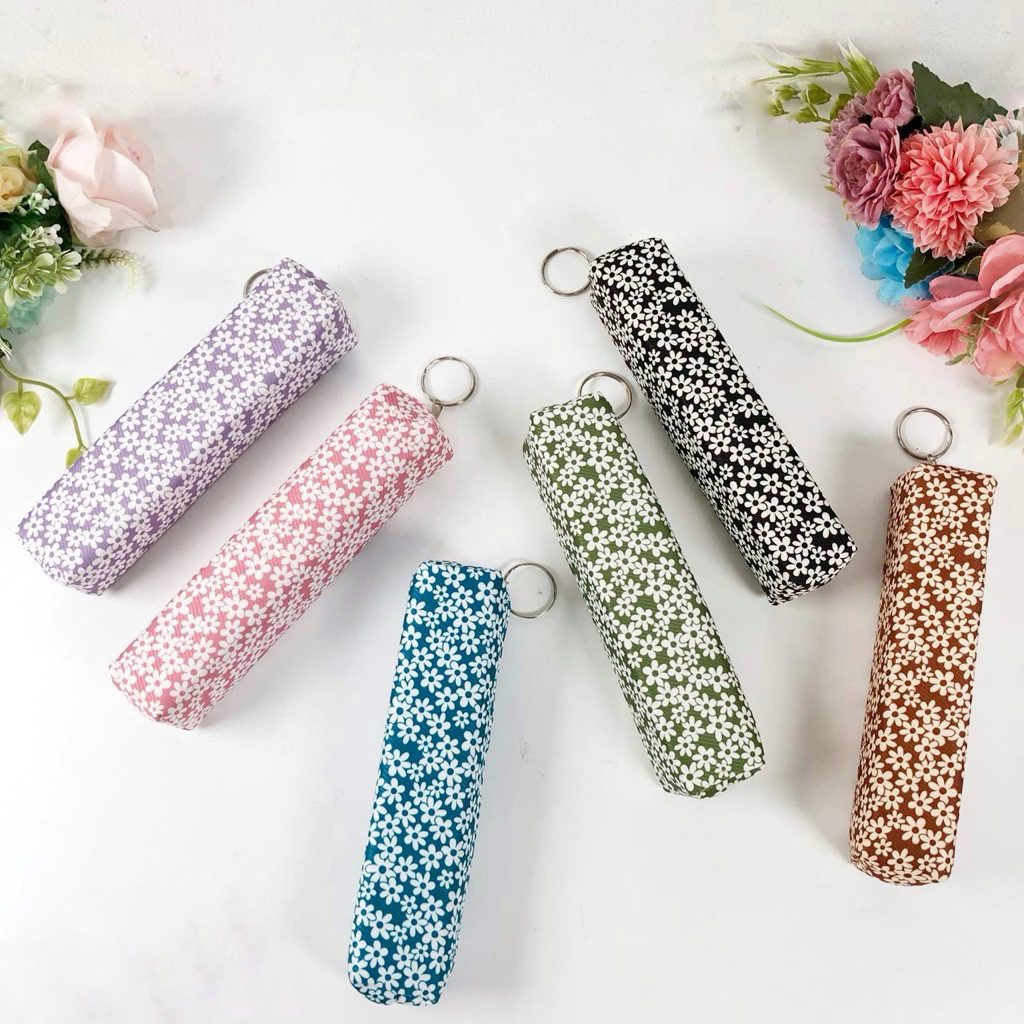 

Tempat Pensil Tabung Bahan Kain Motif Bunga