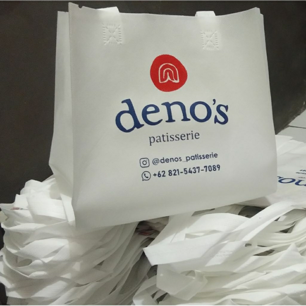 

Tas goodiebag spundbond costum sablon Box kue 23x23x23 sablon 2 warna1 sisi atau 2 sisi 1warna