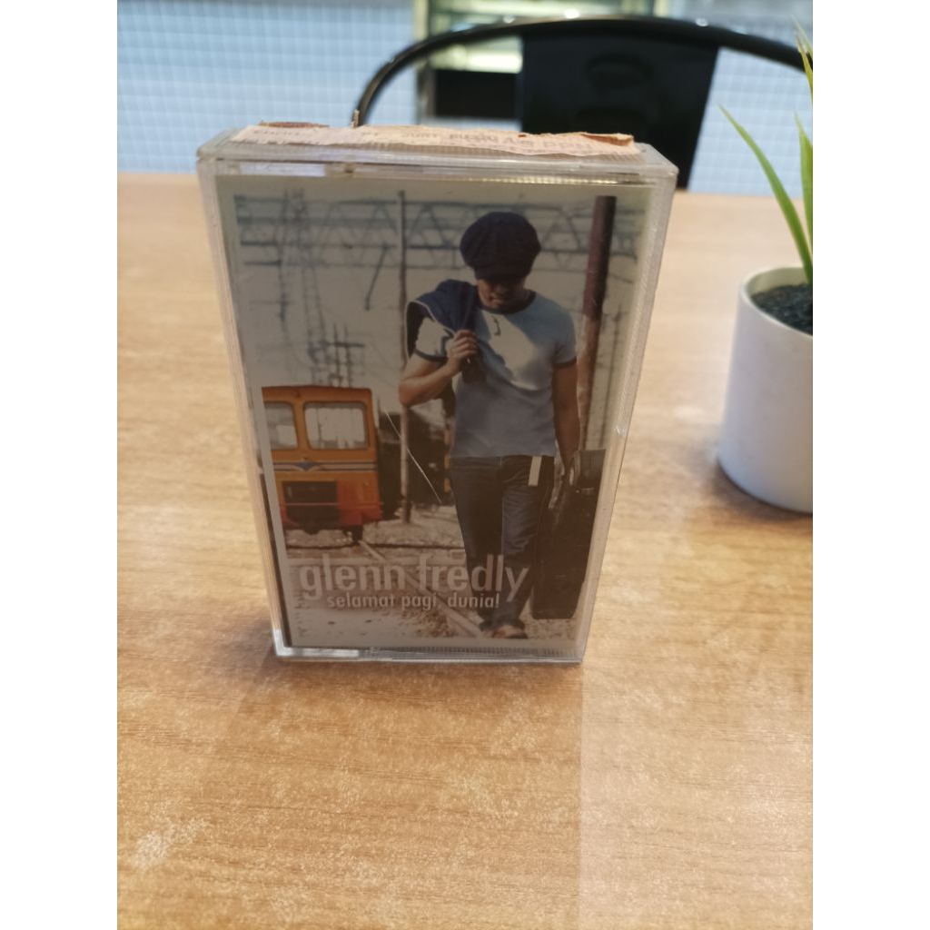 KASET TAPE GLENN FREDLY