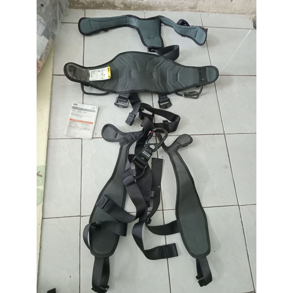 Full Body Harness Petzl Avao Bod Fast