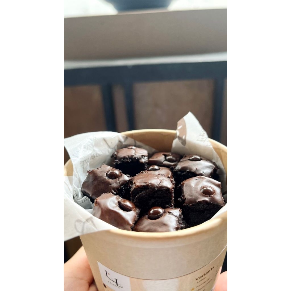 

Brownies Bites Premium Cup 12Oz | Fudgy Brownies
