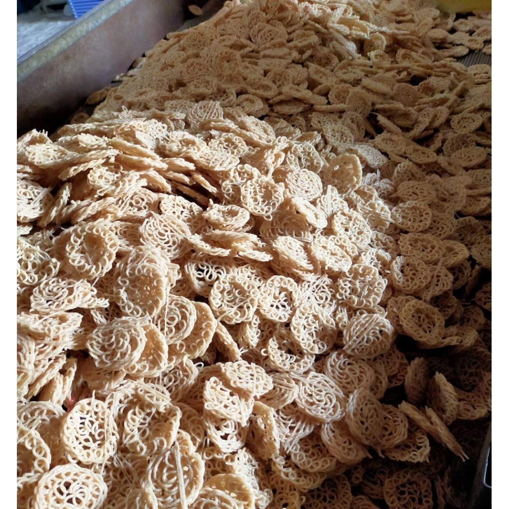 

Kerupuk Seblak Rafael Mentah 1kg Bandungan kecil/Mawar ikan tenggiri