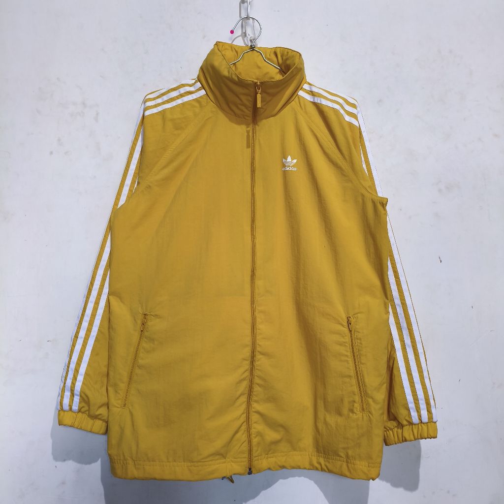 tracktop outdoor adidas big logo