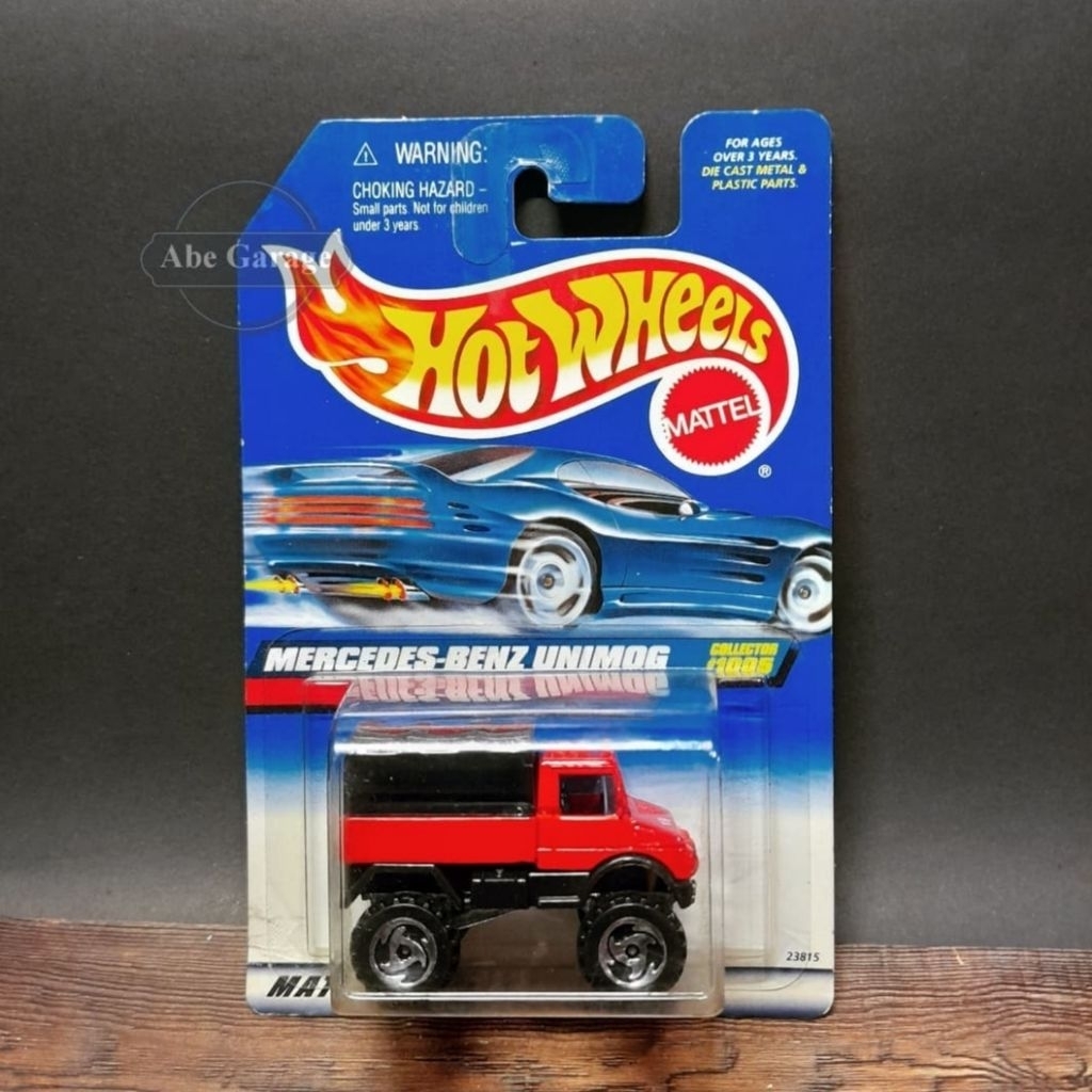 Hot Wheels Mercedesbenz Unimog Red