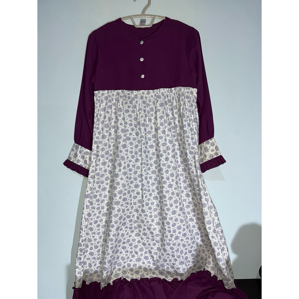 GAMIS UNGU PUTIH MOTIF BUNGA